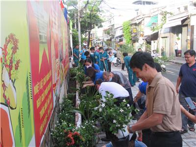 Image: Phát động tổng vệ sinh và phát triển mảng xanh hưởng ứng đợt 3, phong trào thi đua 200 ngày chào mừng Đại hội đại biểu đảng bộ Thành phố lần thứ XI, nhiệm kỳ 2020 – 2025 tiến tới Đại hội đại biểu toàn quốc lần thứ XIII của Đảng